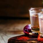 なぜ密造酒には​​苦味があるのでしょうか？